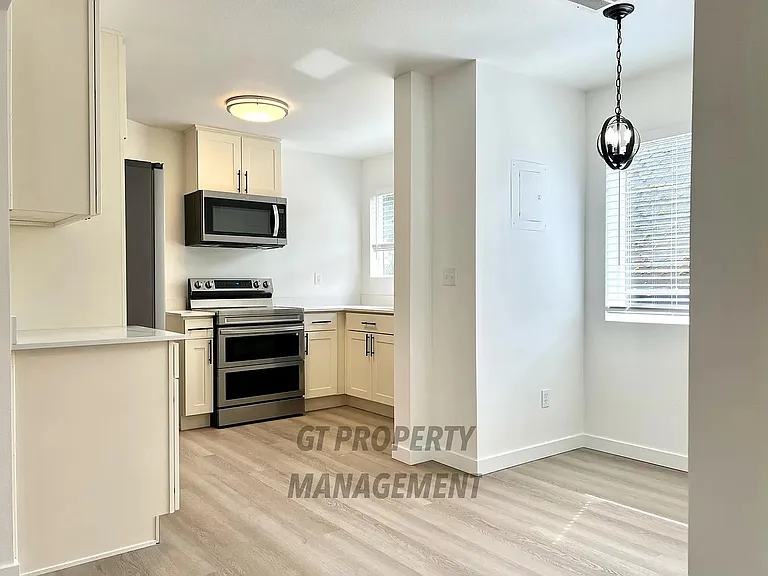 4220 Pasadena Pl NE — Photo 14
