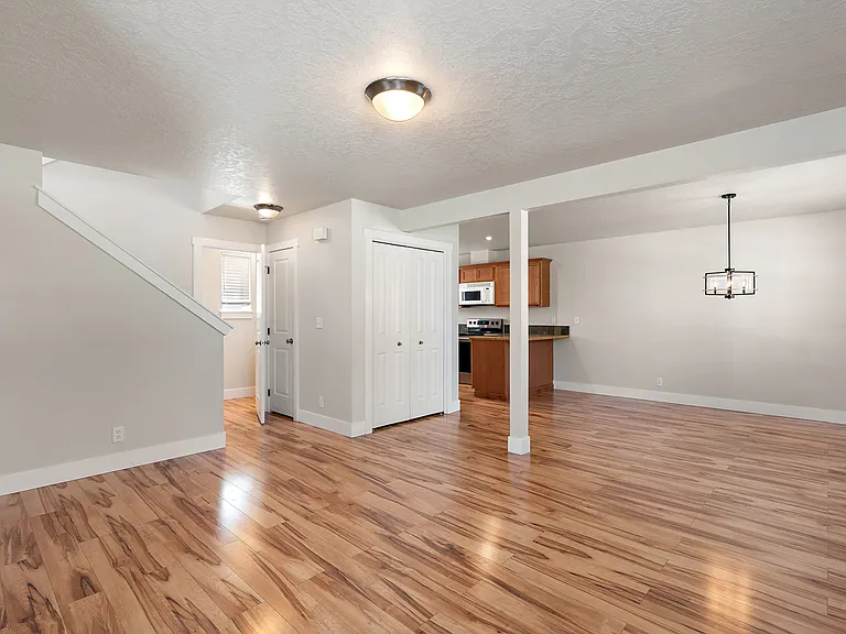1701 S Robert St — Photo 3