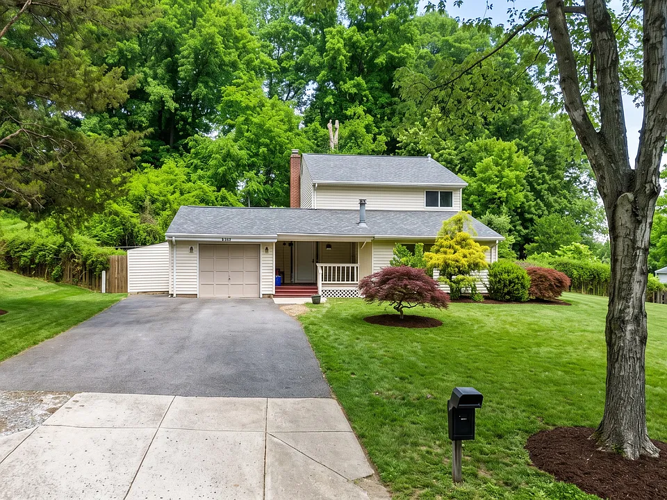 1303 Walsham Dr