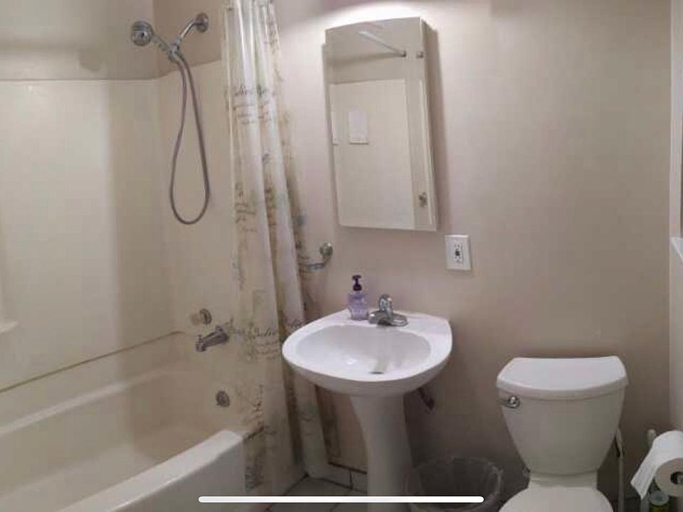 2nd image of 3020 Freeborn St