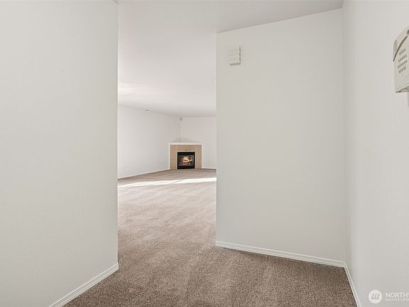 4th image of 11028 181st Avenue Ct E