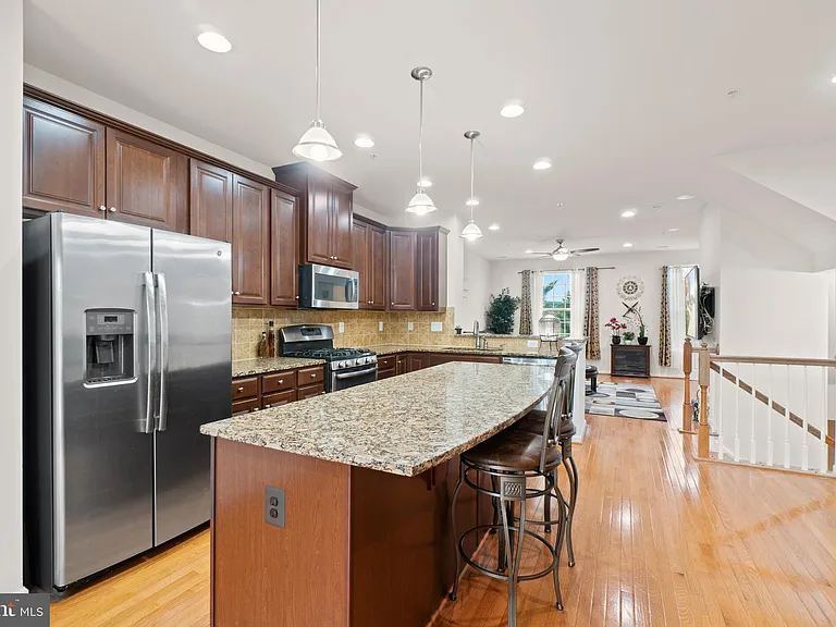 8056 Locust Mill St — Photo 7