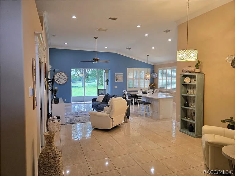 1257 W Skyview Crossing Dr — Photo 3