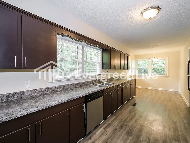 1114 Evans Rd — Photo 5