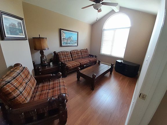 5th image of 20422 Lansbury Dr