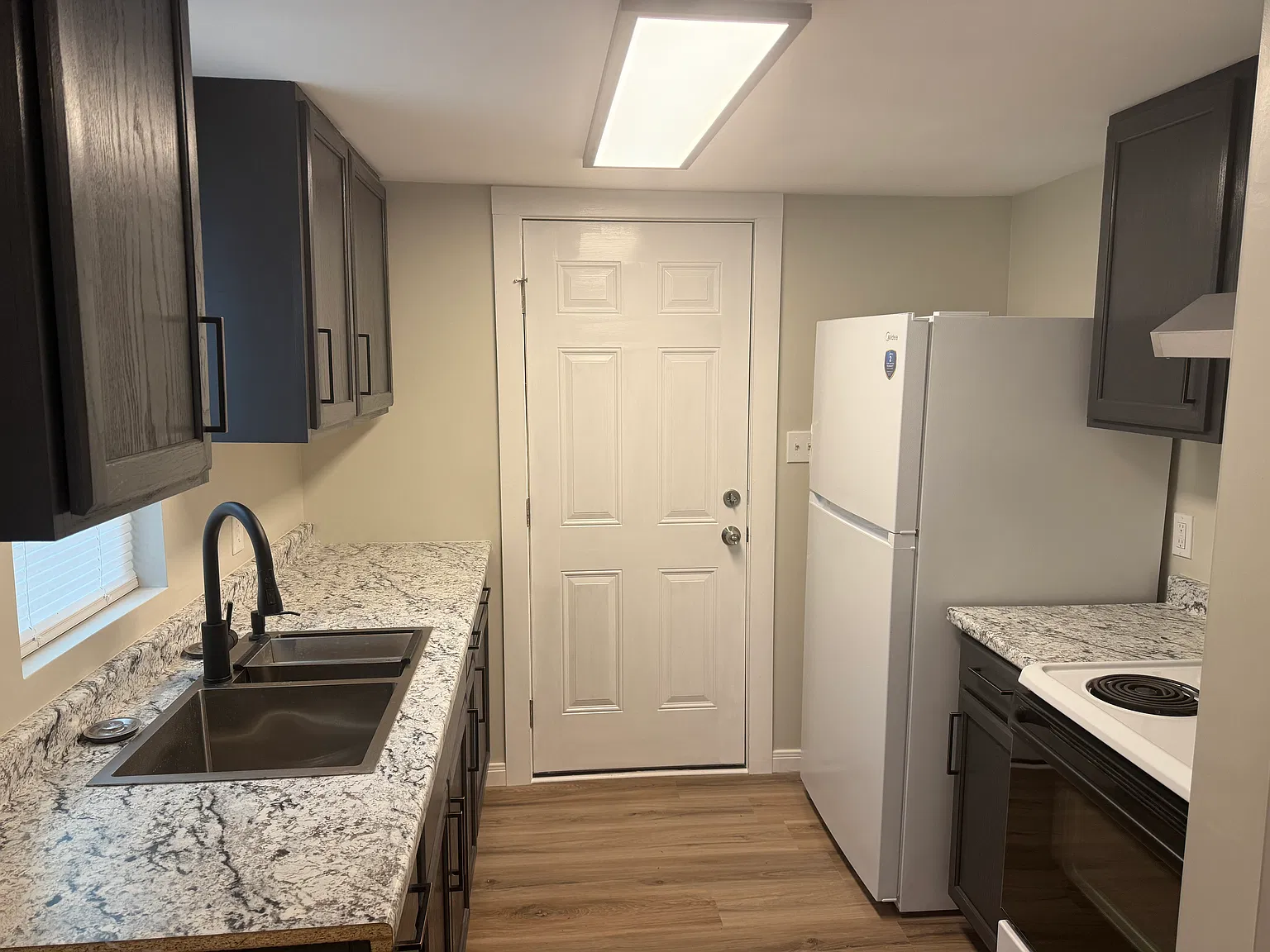 2 bed, 500 sqft, $1,000 — Photo 3