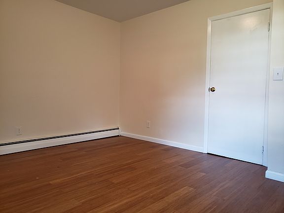 5th image of 108 Ardmore Ave #2