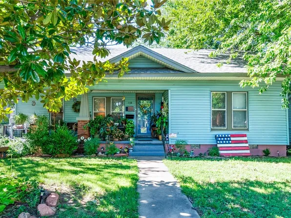 118 W 4th St, Stroud, OK 74079