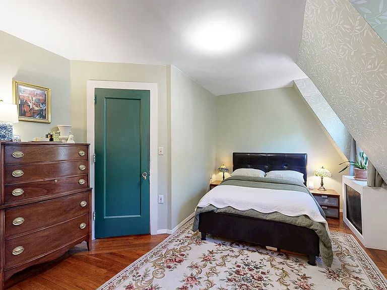 291 Burns St #2 — Photo 13