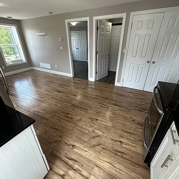 470 King St W #1 — Photo 7