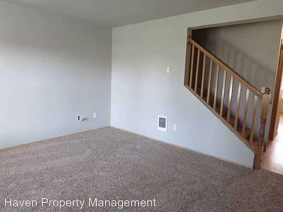 5th image of 5135 Green Hills Ave NE APT B
