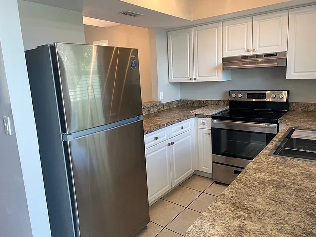 1000 Shorewinds Dr — Photo 17
