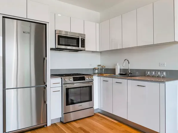 22-22 Jackson Avenue image 6 of 10