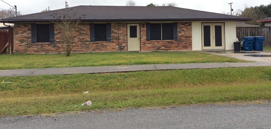 1st image of 811 Lena Dr