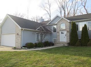 365 Shrine Ct, Valparaiso, IN 46385