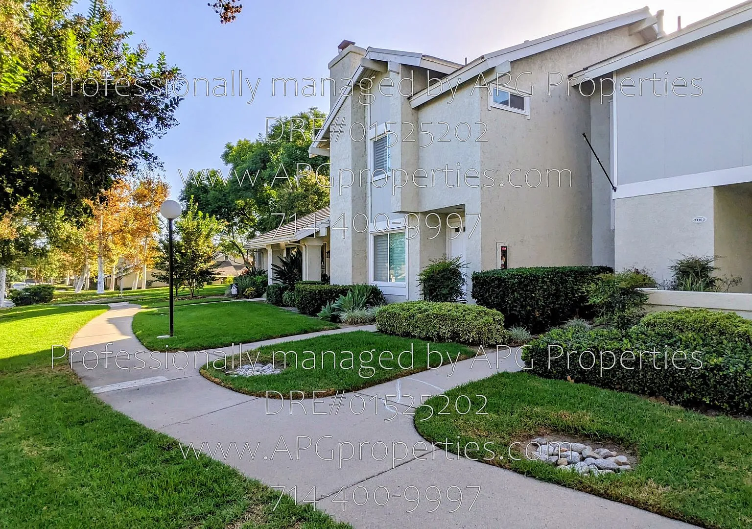Beautifully Upgraded 2 bedroom / 2.5 bathroom Townhome in Prime Yorba Linda! — Photo 1