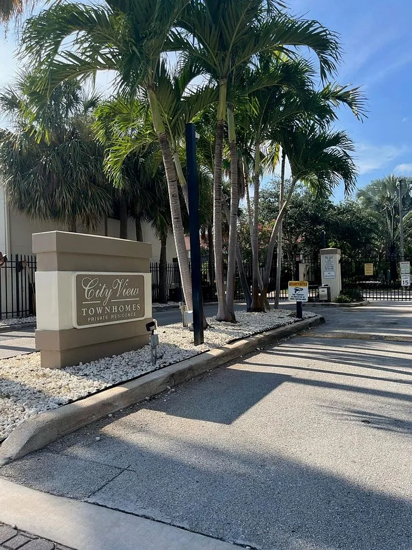 235 City View Dr #235 Fort Lauderdale, Fl 33311 — Photo 2