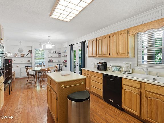 2nd image of 484 White Ave