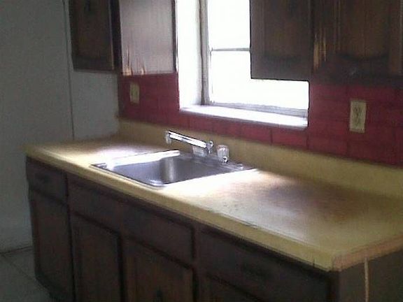 3rd image of 550 NE 162nd St