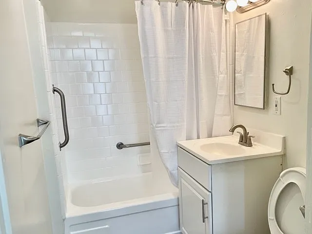 685 E Vista Chino #H1 — Photo 5