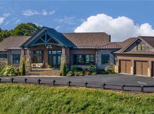 24 Snow Ridge Dr, Hendersonville, NC 28792