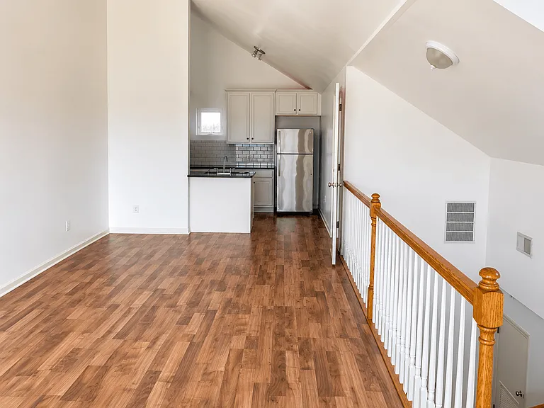 5261 Ridge Avenue — Photo 8