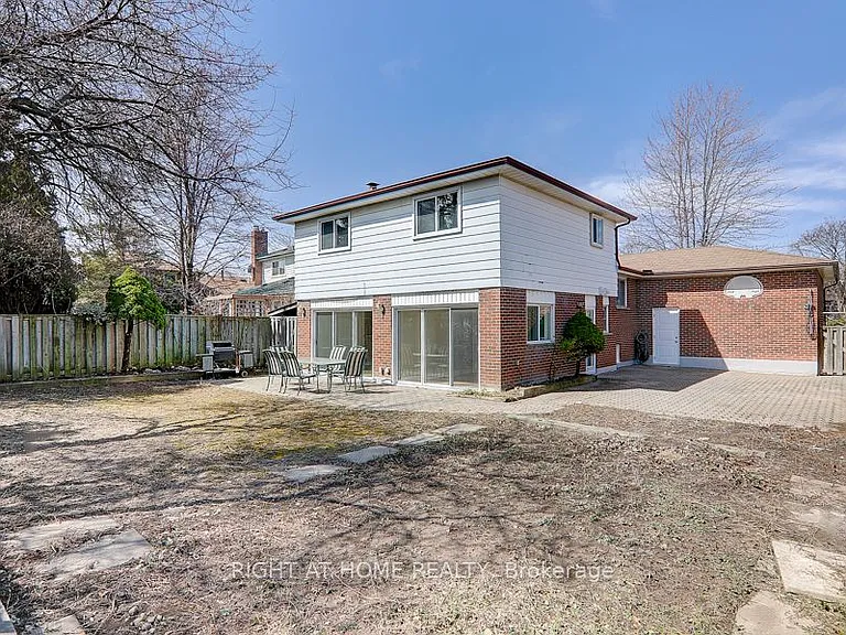 2126 Varency Dr — Photo 22