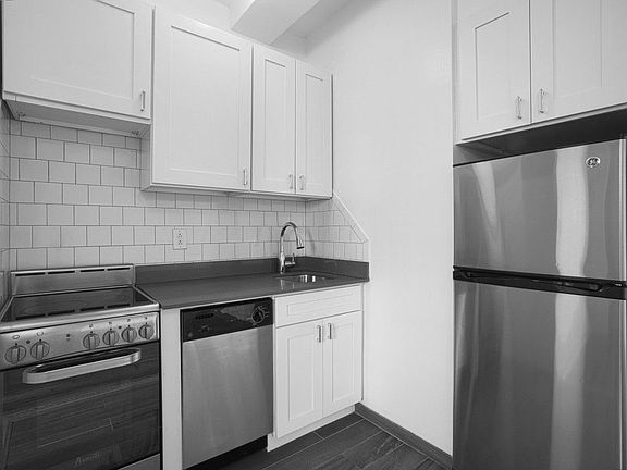 3rd image of 208 W 23rd St APT 601