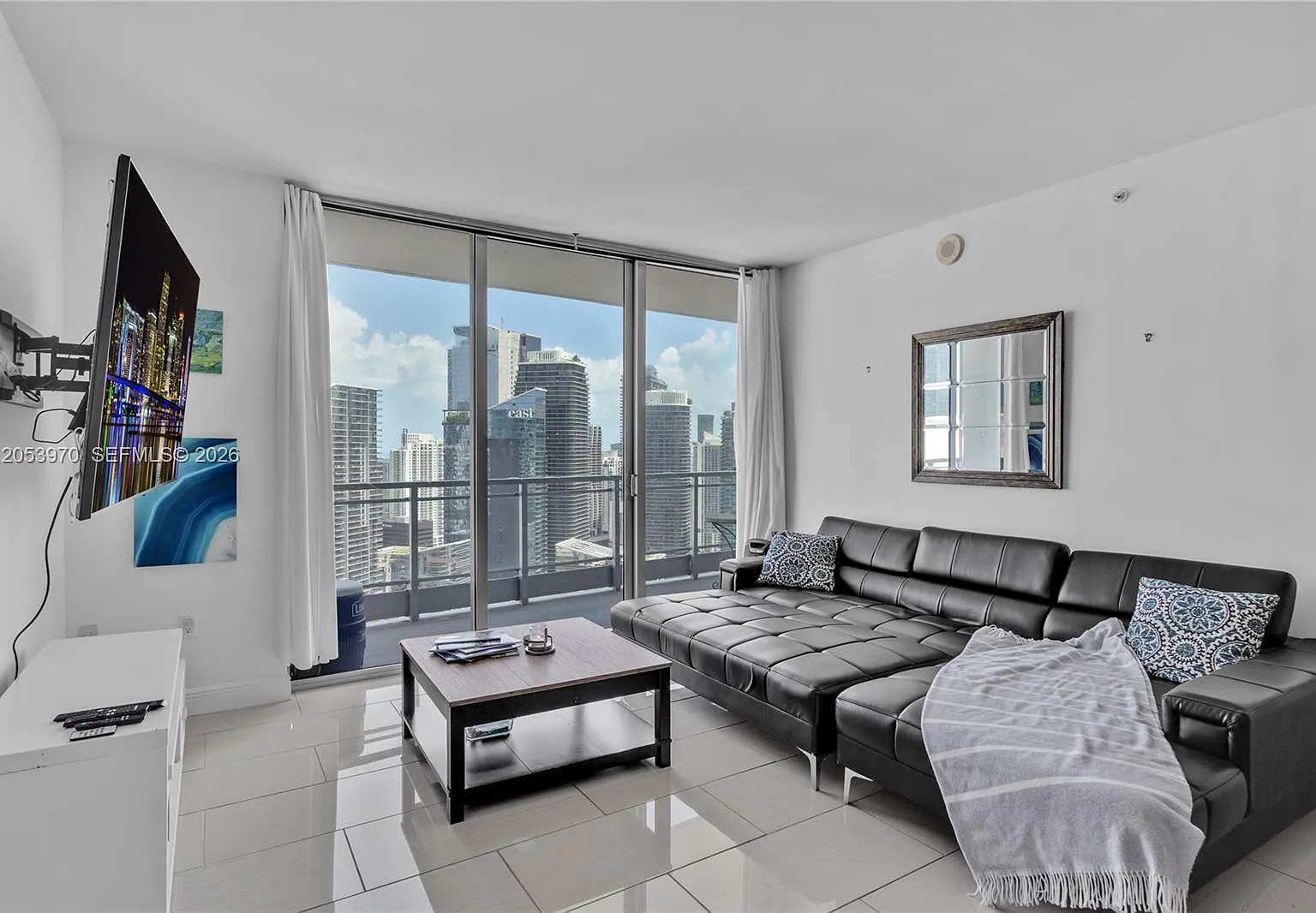 Ivy Condo — Photo 2