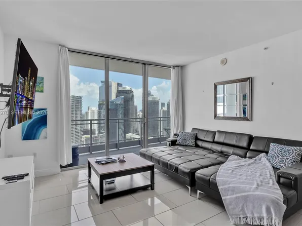 90 SW 3rd St, Miami, FL