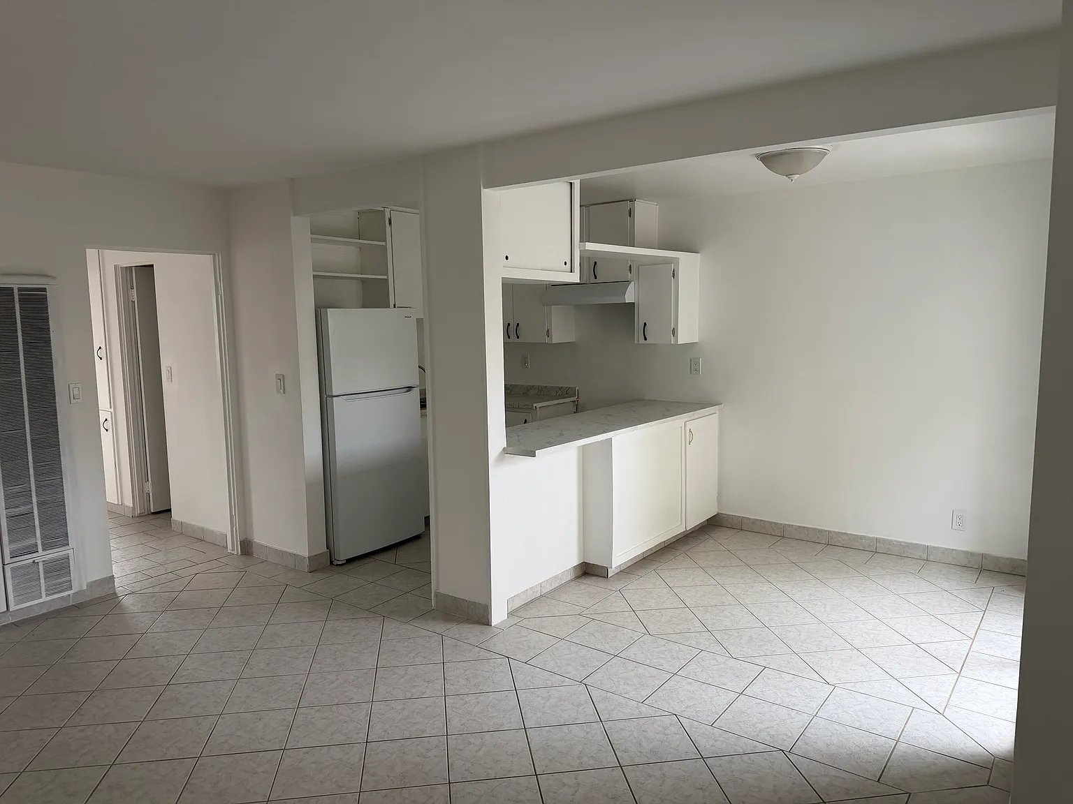 180 Holly Ave — Photo 2