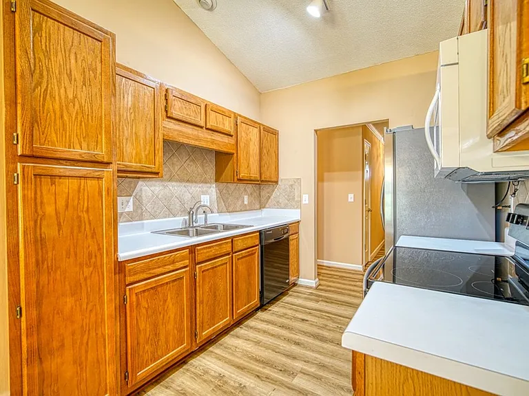 17 Waterfield Ct — Photo 26