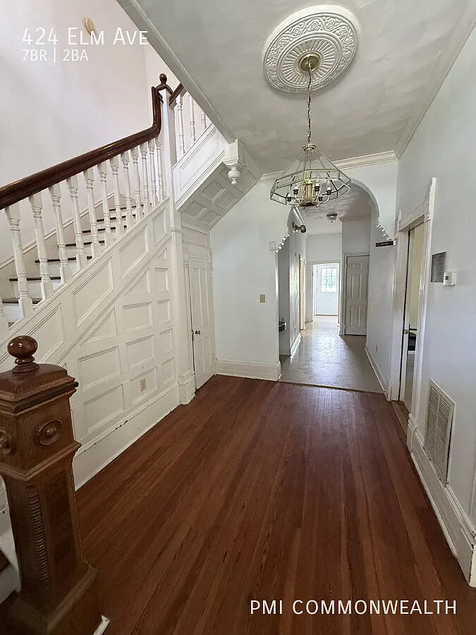 7 Bed / 2 Bath Single Family (Available Now) — Photo 3