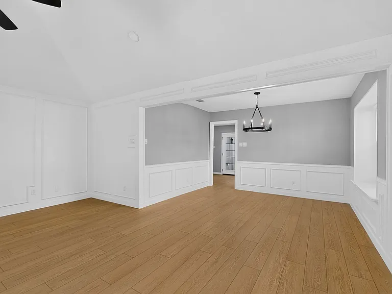 1748 Saint James Dr — Photo 12