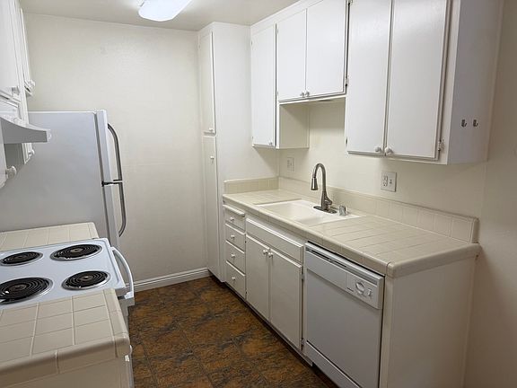 5th image of 4805 Cape May Ave #8