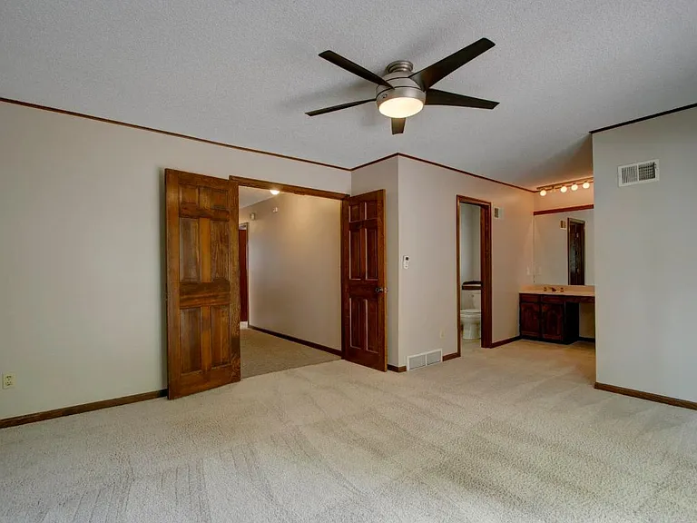 11805 Rosehill Rd — Photo 16
