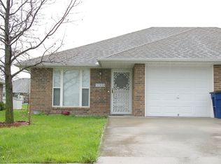 1109 Christie Ln, Grain Valley, MO 64029