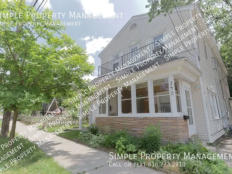 242 Page St NE #2 — Photo 1