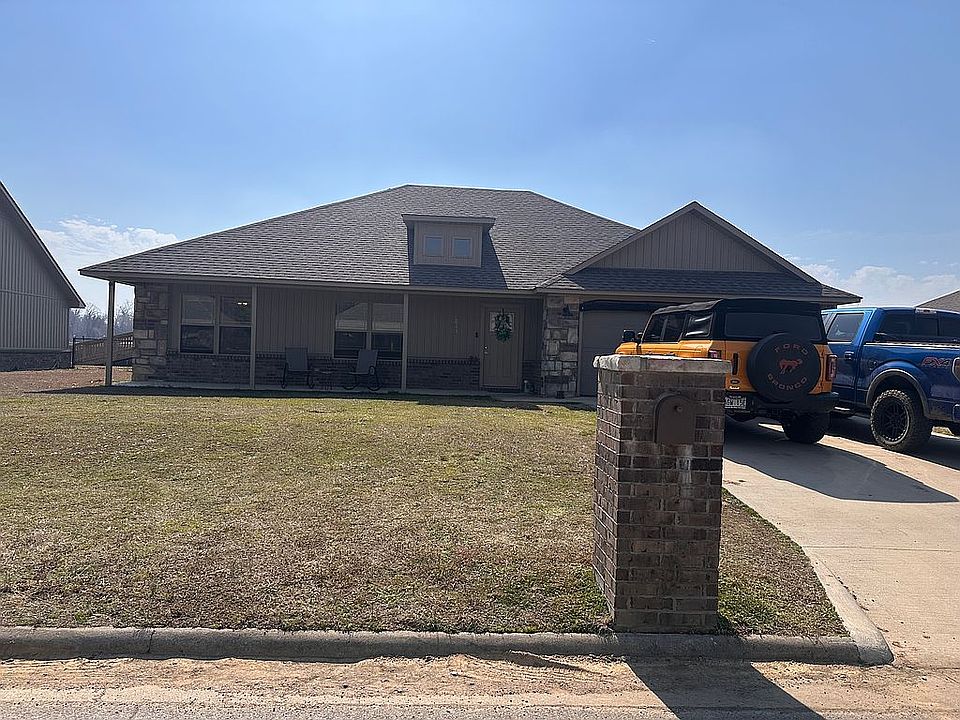 1st image of 813 Black Creek Ln