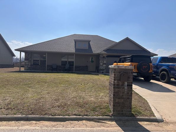 813 Black Creek Ln