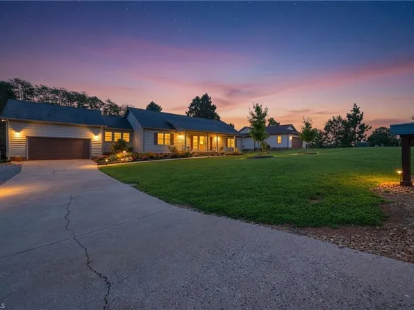 40 Candlewick Cove Dr, Taylorsville, NC 28681