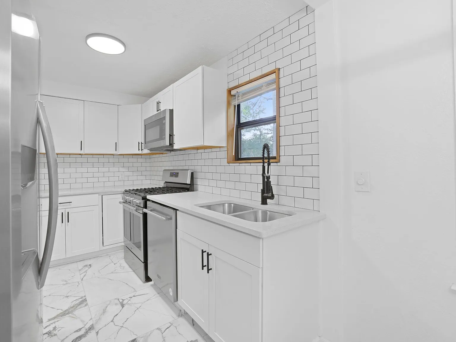 2715 Allegheny Ave — Photo 3