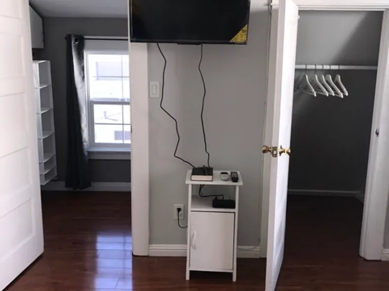 1761 N Kenmore Ave — Photo 3