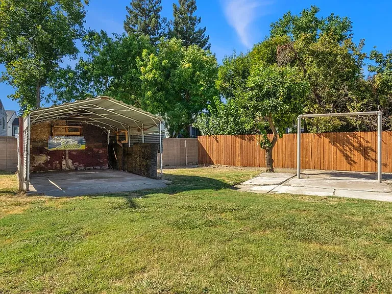 1228 Athena Ave — Photo 3