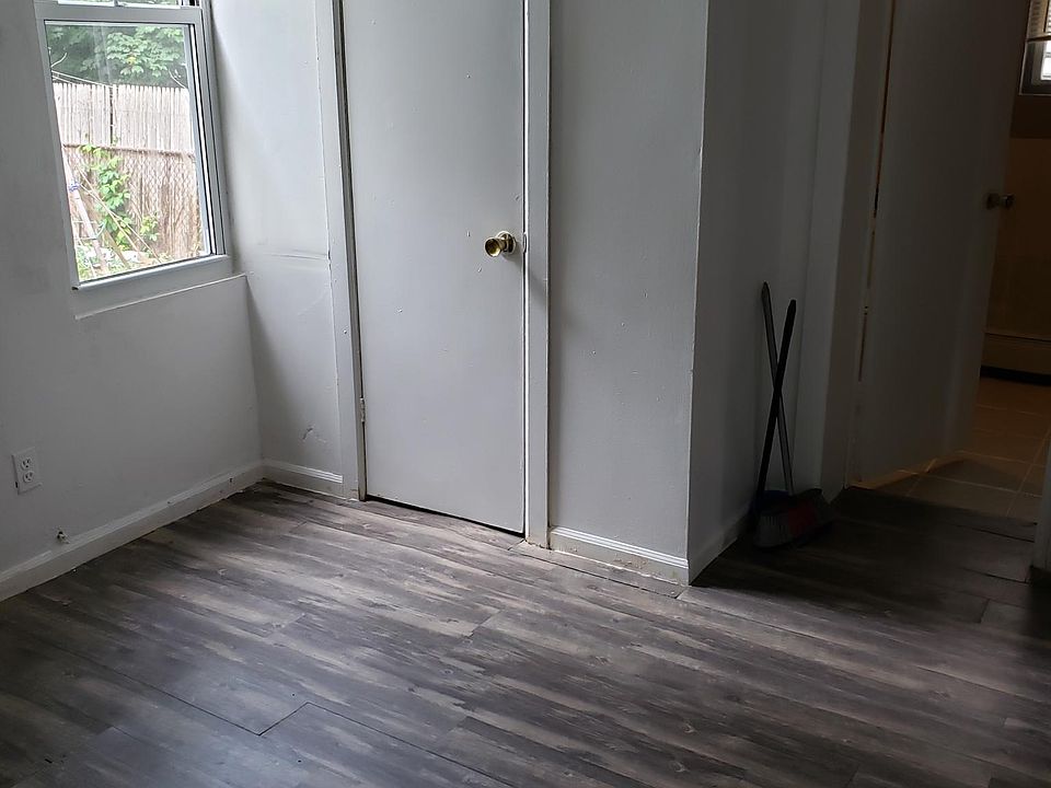 1st image of 19 Osgood Ave