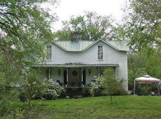 301 Maggart Rd, Elmwood, TN 38560