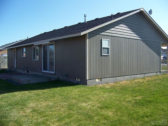 5th image of 2677 NE Huckleberry Ct