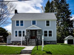 22 Aberdeen Rd, Wellesley, MA 02482
