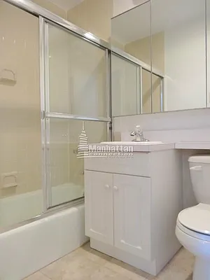 Rented by Manhattan Connection | media 16