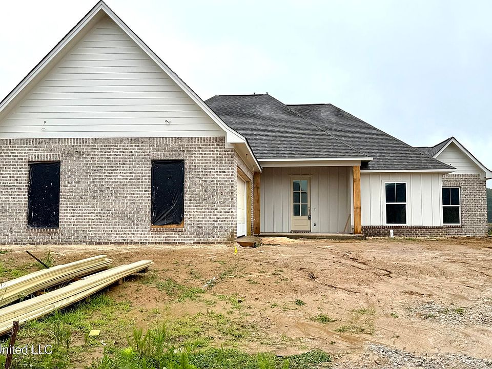 1st image of 302 Tremont Dr